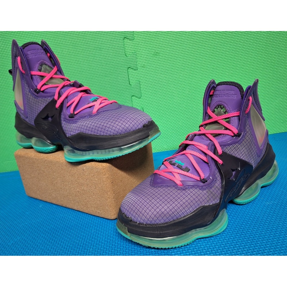 Nike Lebron 19 XIX Sneakers DJ Bron Wild Berry Shoes Us Size 10 Men's CZ0203-500
